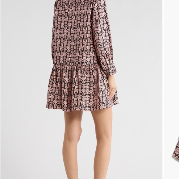 Sandro Pink and Black Floral Long-Sleeve Tiered Mini Dress
100% silk dress - Picture 2 of 8